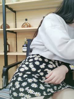 惊爆老师门事件小学老师上课在讲台自慰